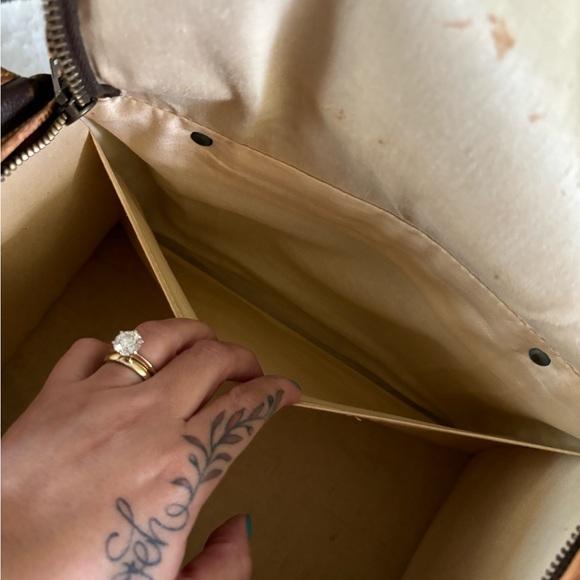 Louis Vuitton - Picture 16 of 16